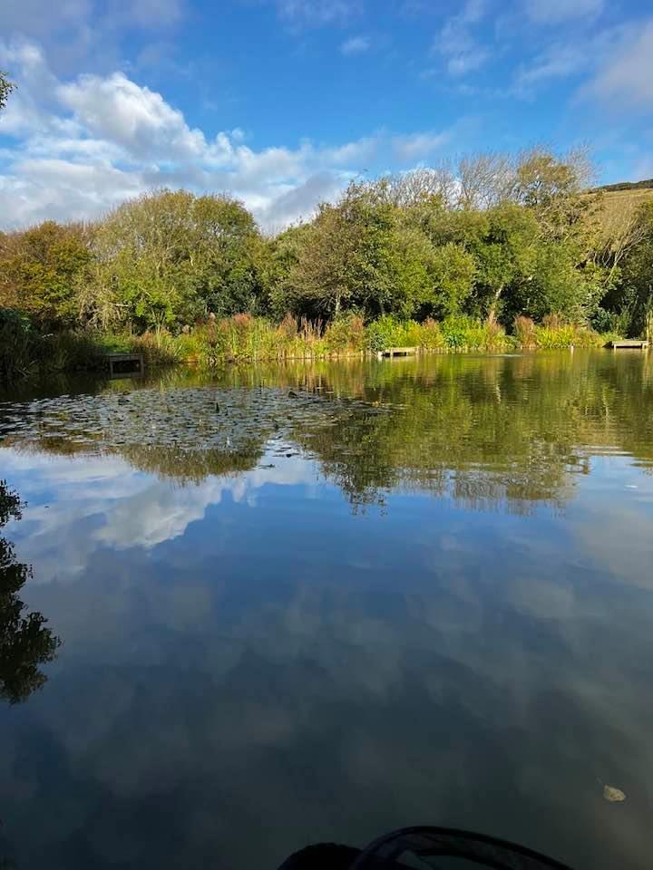 Mawgan Porth Pools and Lakes - Image 1