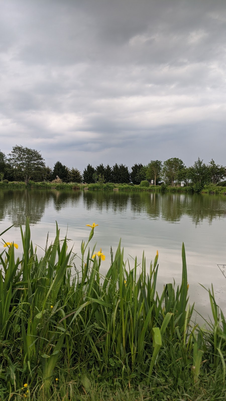 Hillview Lakes - Image 1